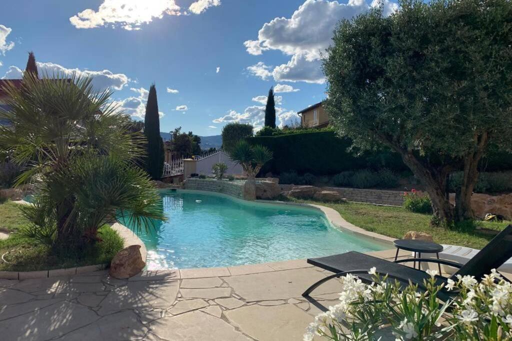Villa Des Oliviers Avec Piscine Chassagny Екстер'єр фото
