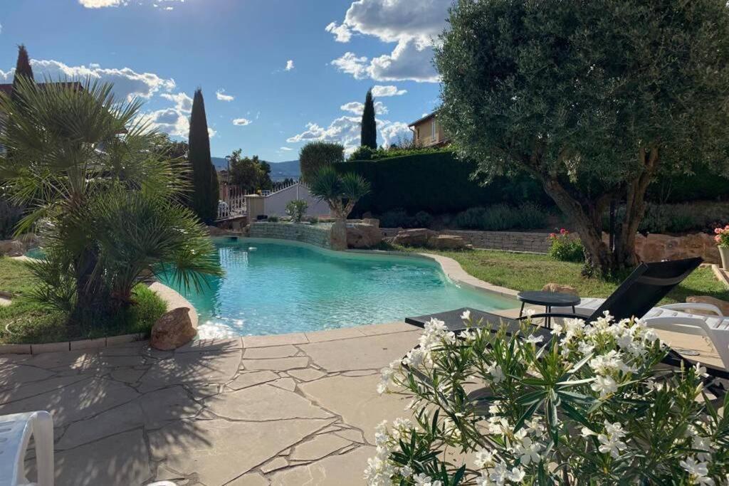 Villa Des Oliviers Avec Piscine Chassagny Екстер'єр фото
