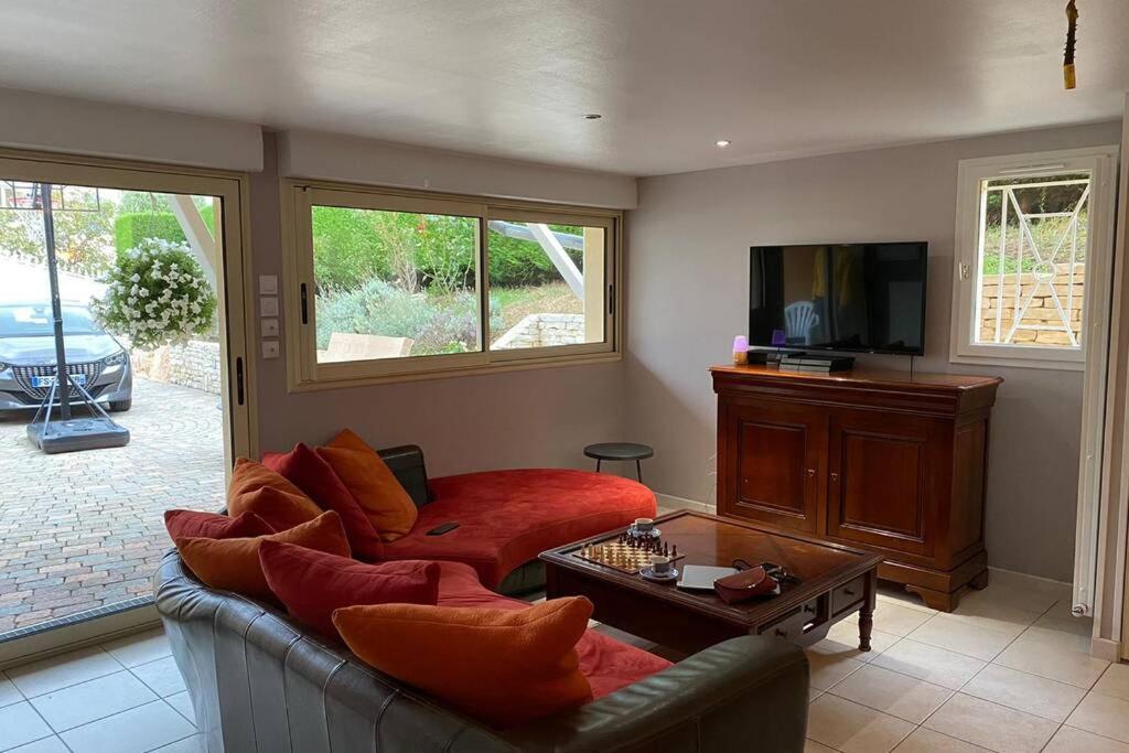 Villa Des Oliviers Avec Piscine Chassagny Екстер'єр фото